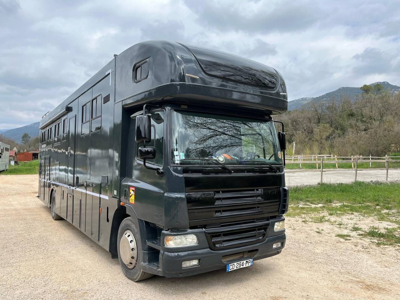 Camion DAF 8 places chevaux + home car