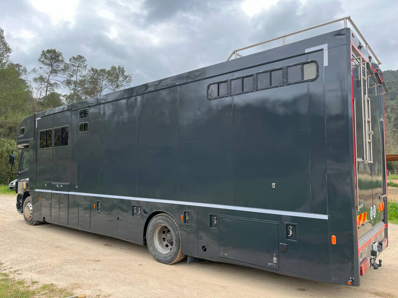 Camion DAF 8 places chevaux + home car