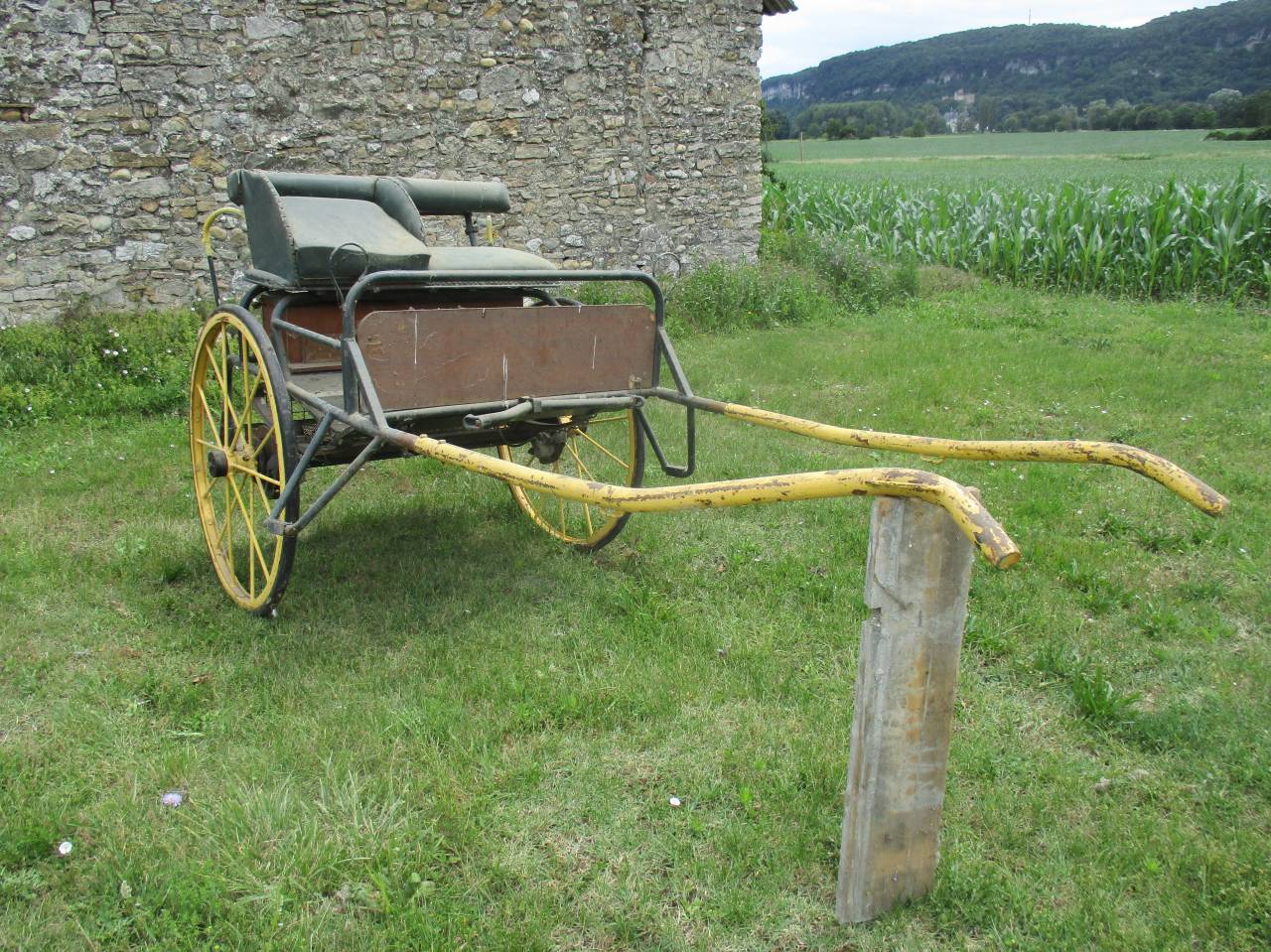 Attelage equestre  lot de 3 anciennes voitures à cheval