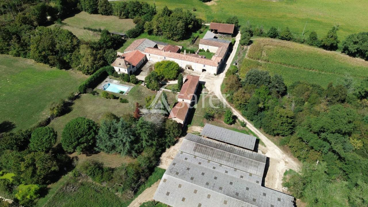 Domaine de caractère sur 170ha aux portes du Gers