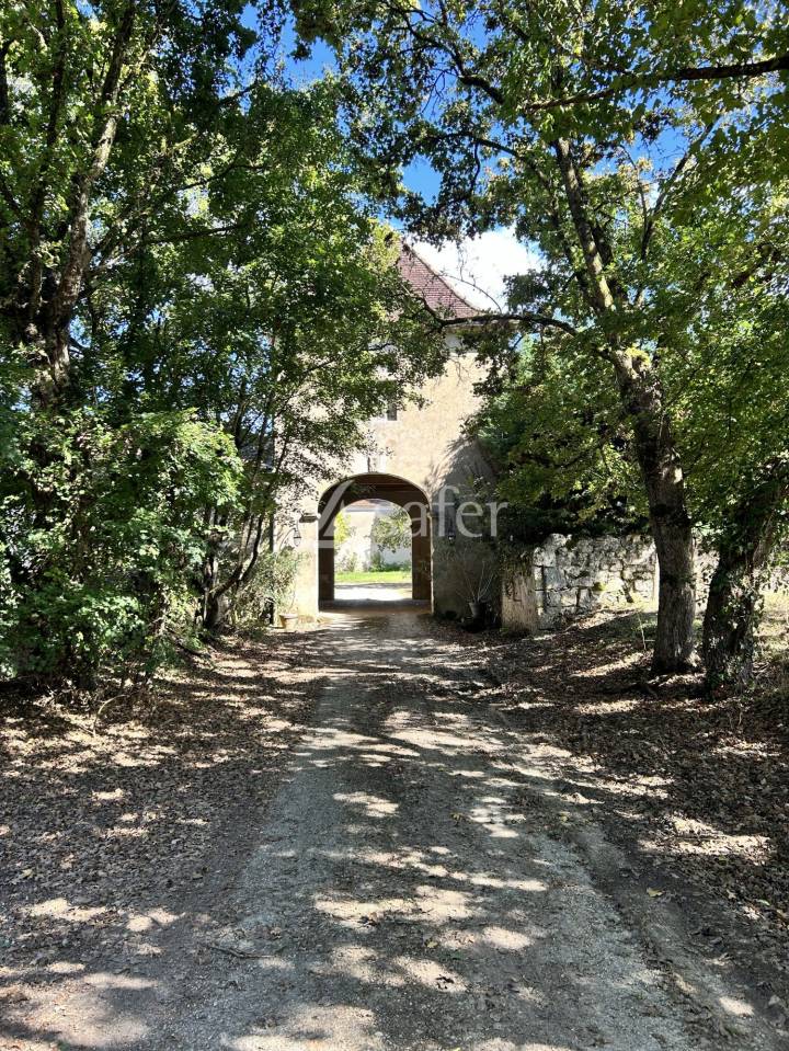 Domaine de caractère sur 170ha aux portes du Gers