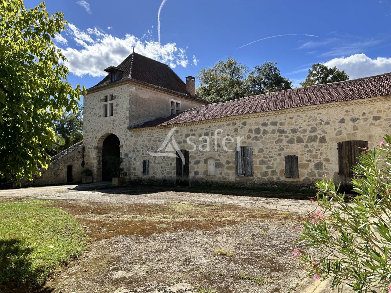 Domaine de caractère sur 170ha aux portes du Gers