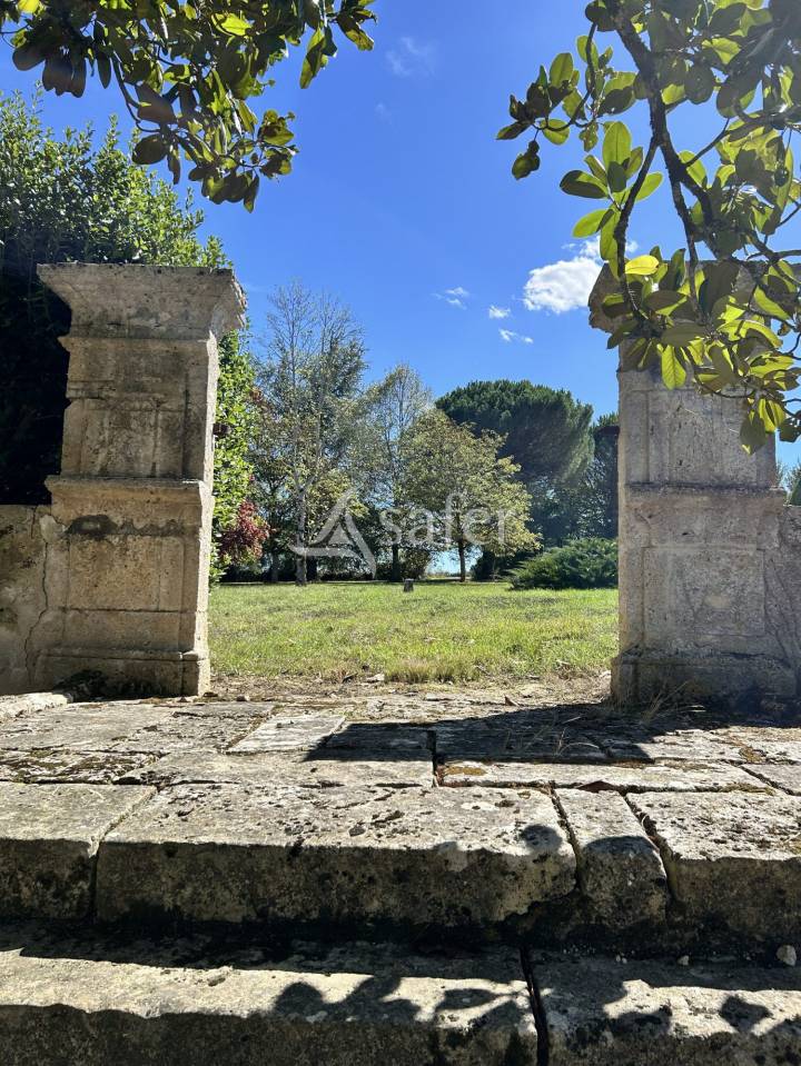Domaine de caractère sur 170ha aux portes du Gers