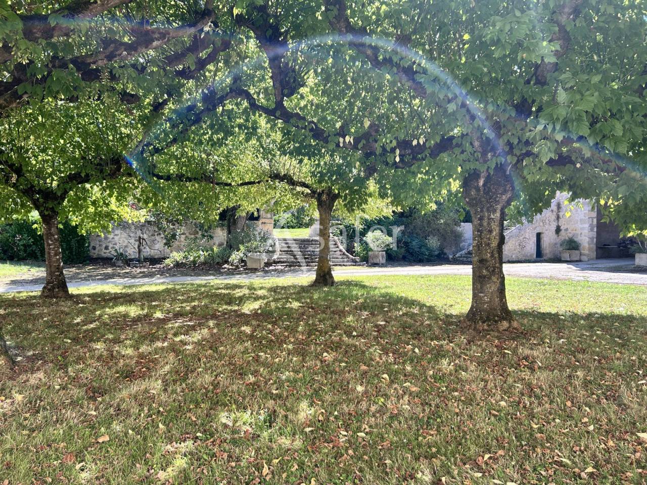 Domaine de caractère sur 170ha aux portes du Gers