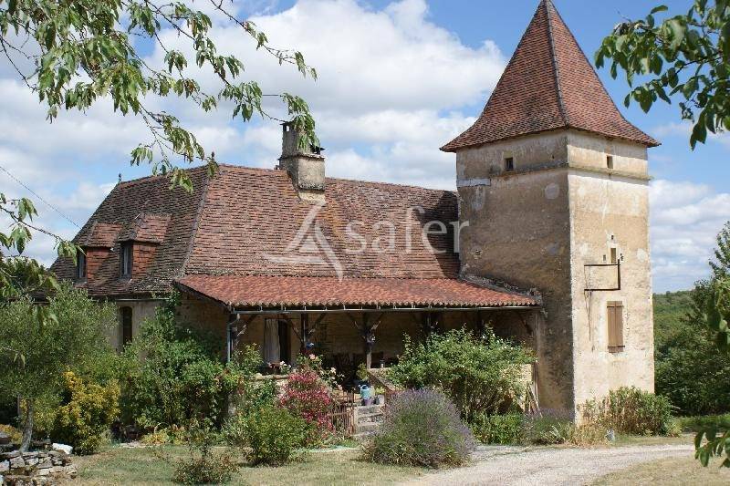 Domaine de caract&egrave;re sur 44 ha Est du Lot proche Dordogne