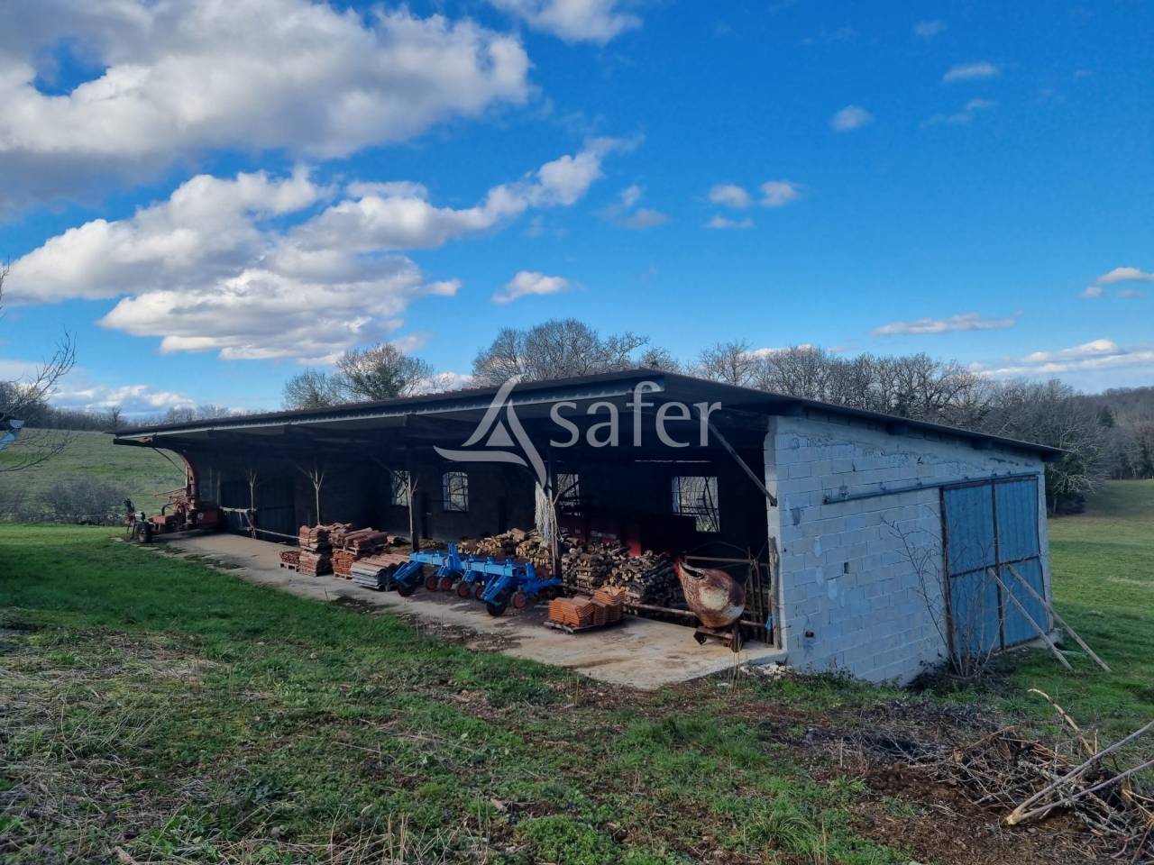 Domaine de caract&egrave;re sur 44 ha Est du Lot proche Dordogne