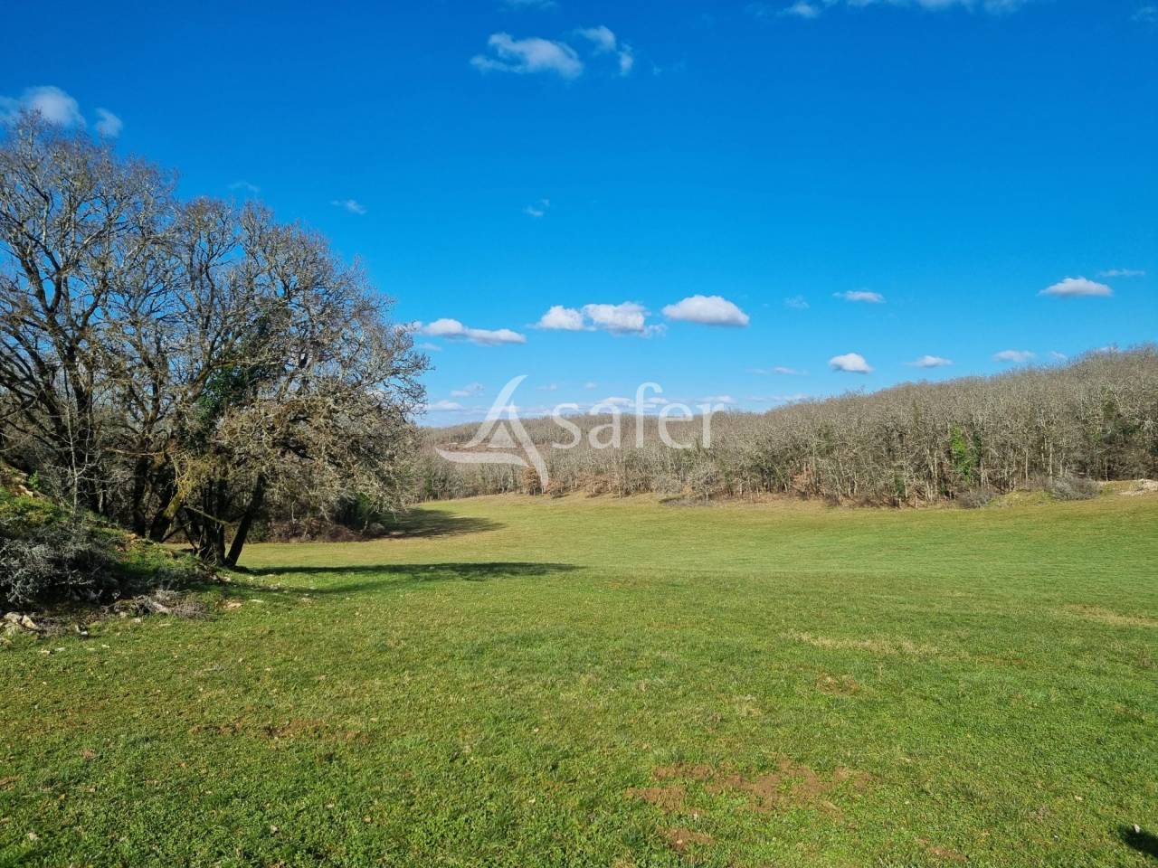 Domaine de caract&egrave;re sur 44 ha Est du Lot proche Dordogne