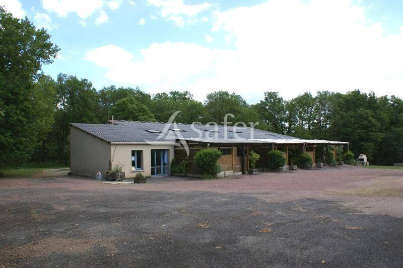 Domaine de caract&egrave;re sur 44 ha Est du Lot proche Dordogne