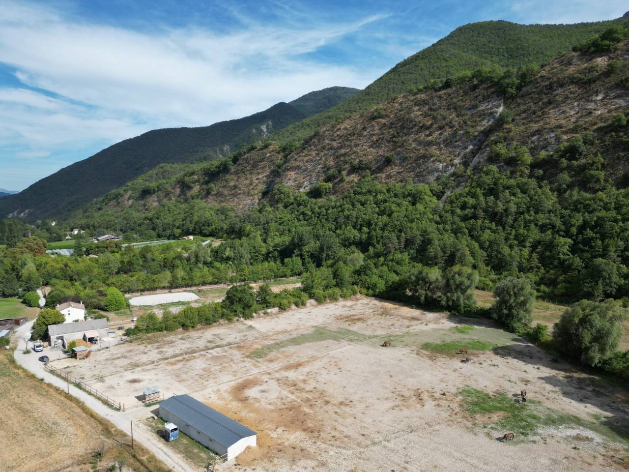 Domaine agricole et &eacute;questre de 6,5 ha aux portes de la C&ocirc;te d
