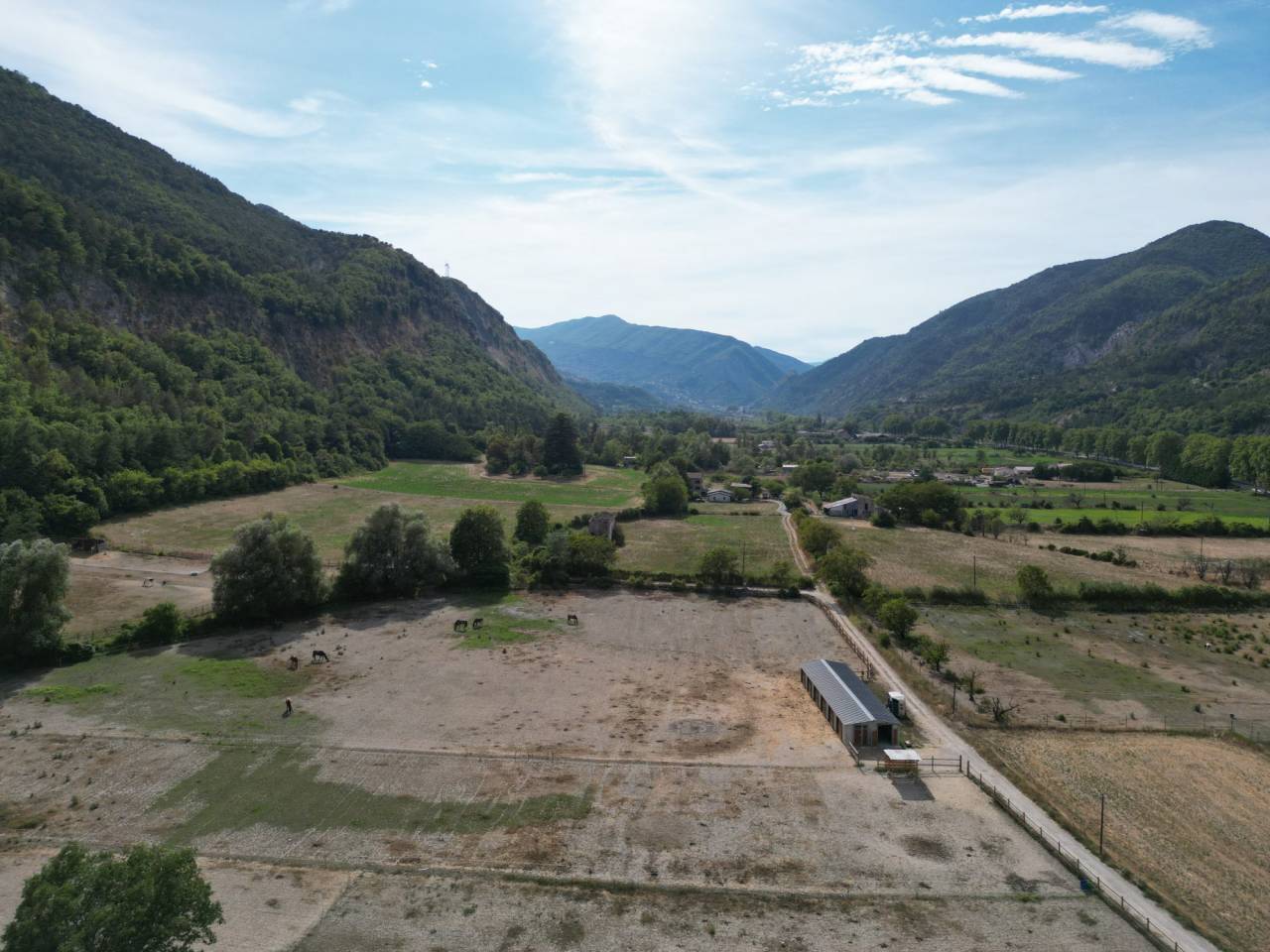 Domaine agricole et &eacute;questre de 6,5 ha aux portes de la C&ocirc;te d