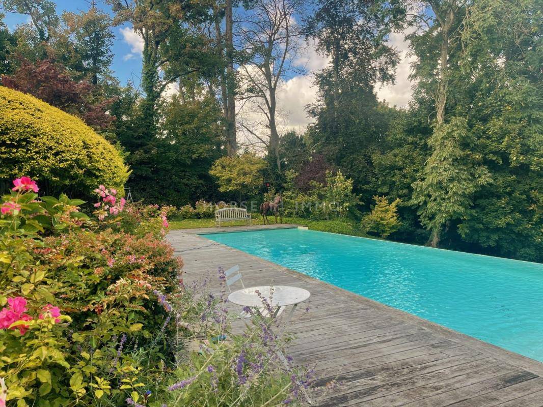 Magnifique Propri&eacute;t&eacute; avec parc-Rives du Loiret