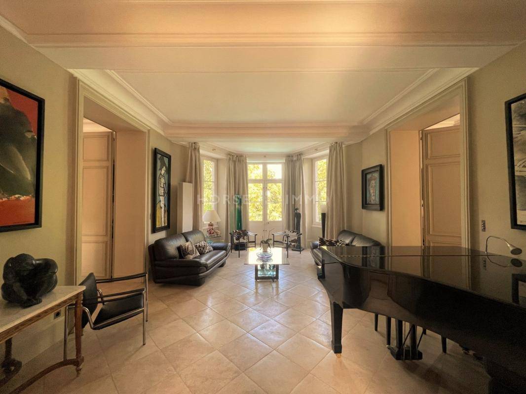 Magnifique Propri&eacute;t&eacute; avec parc-Rives du Loiret