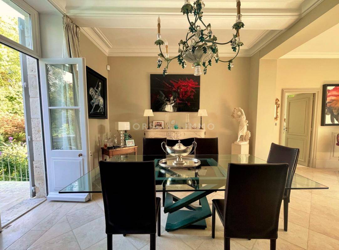 Magnifique Propri&eacute;t&eacute; avec parc-Rives du Loiret