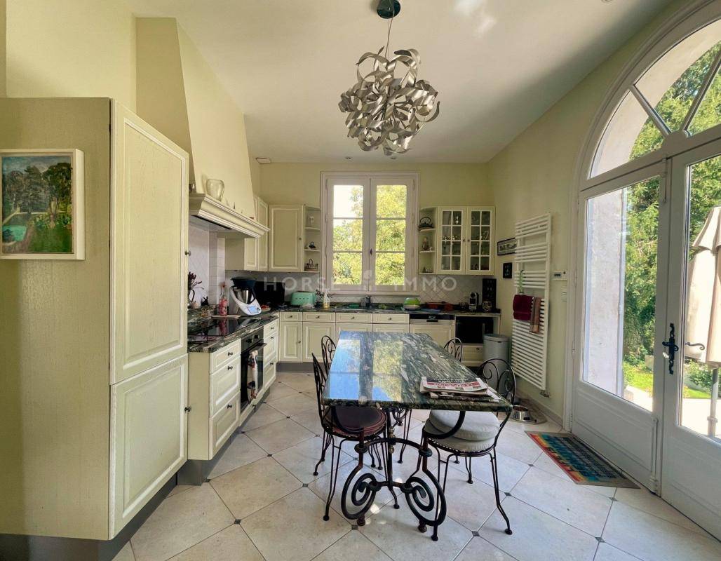 Magnifique Propri&eacute;t&eacute; avec parc-Rives du Loiret