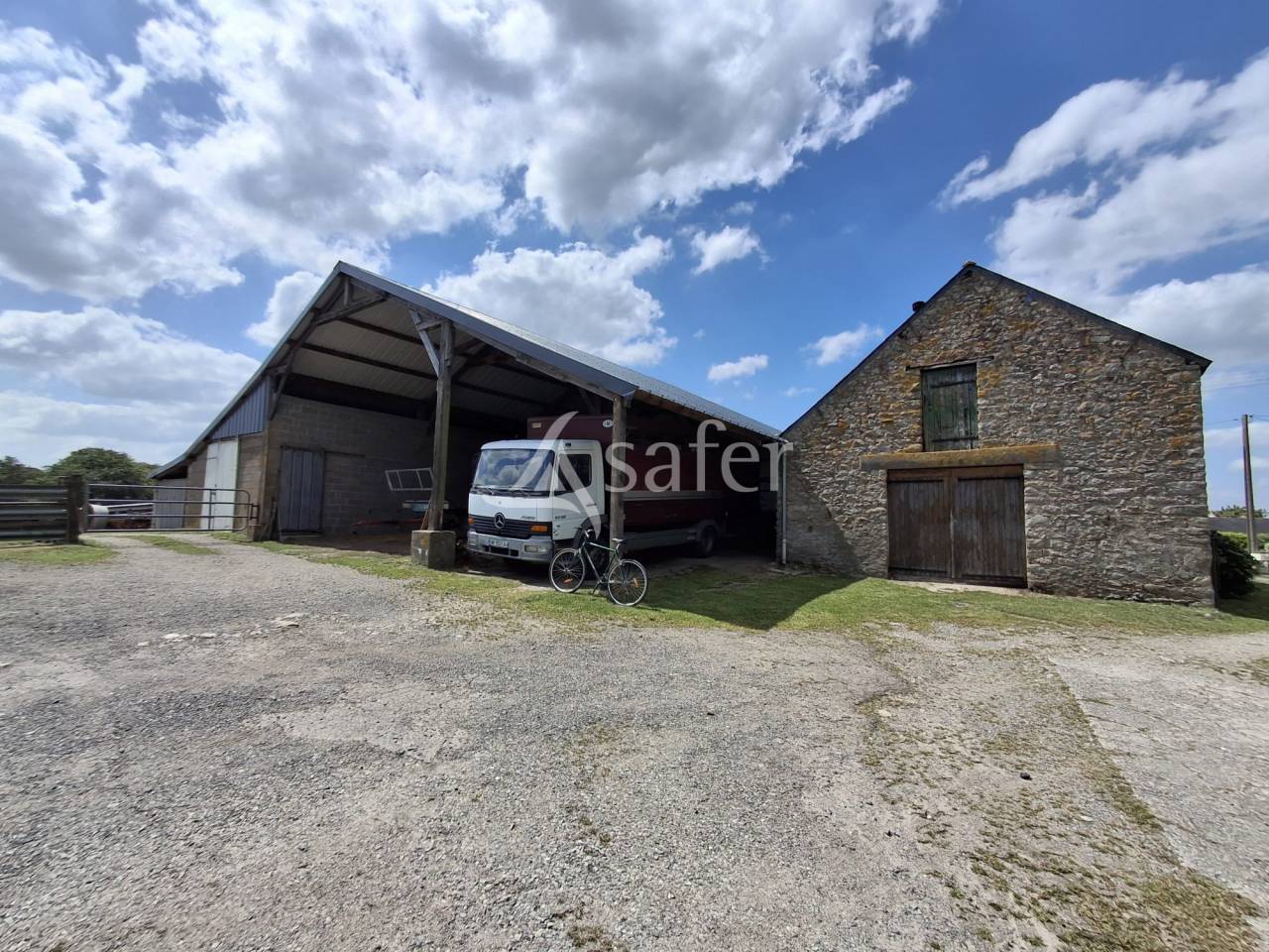 Ferme &eacute;levage 25 ha