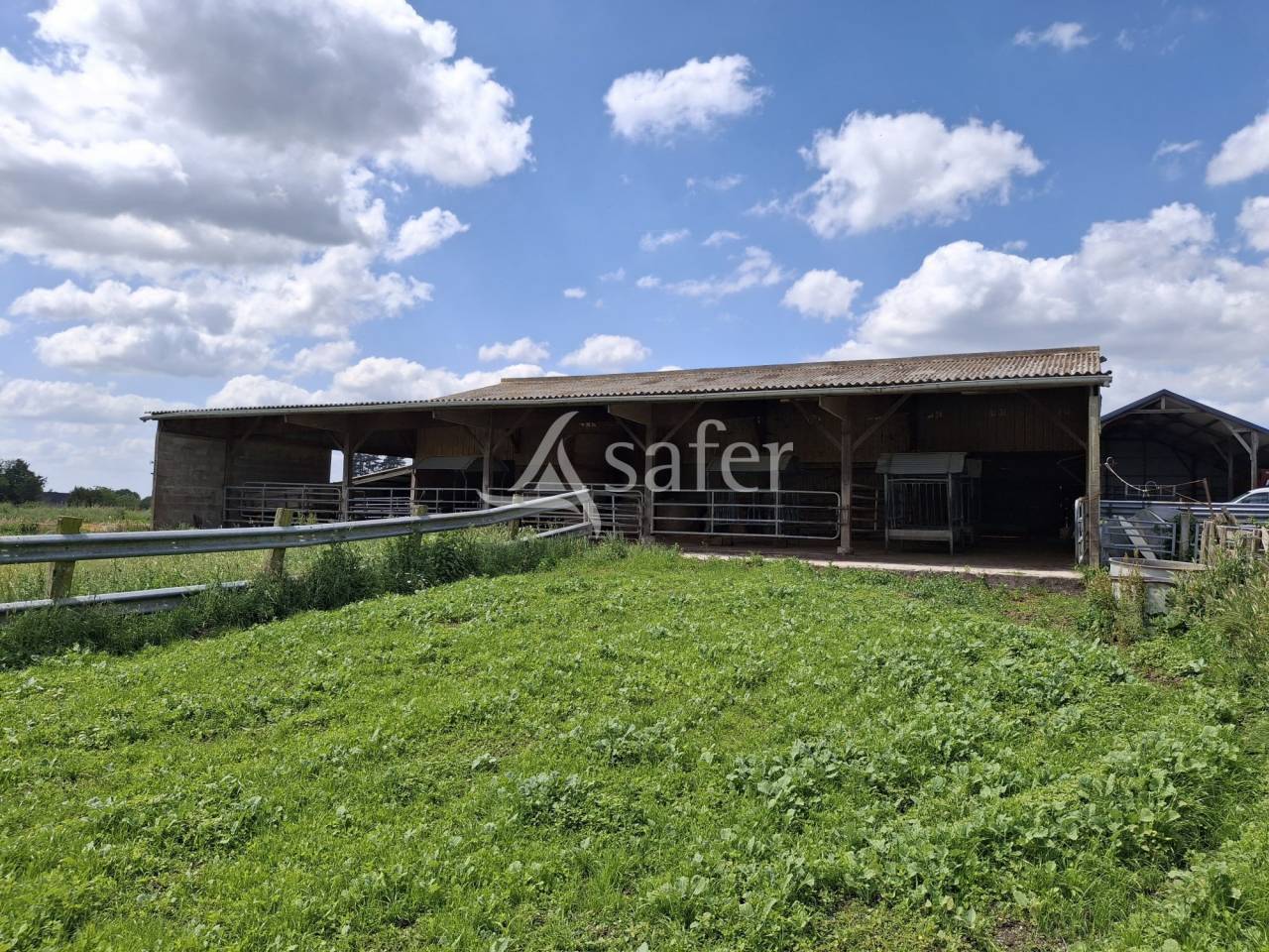 Ferme &eacute;levage 25 ha