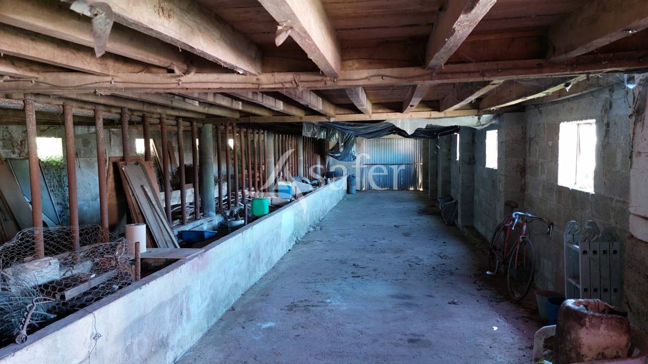 Propriété bâtie sur 28ha proche Brantôme