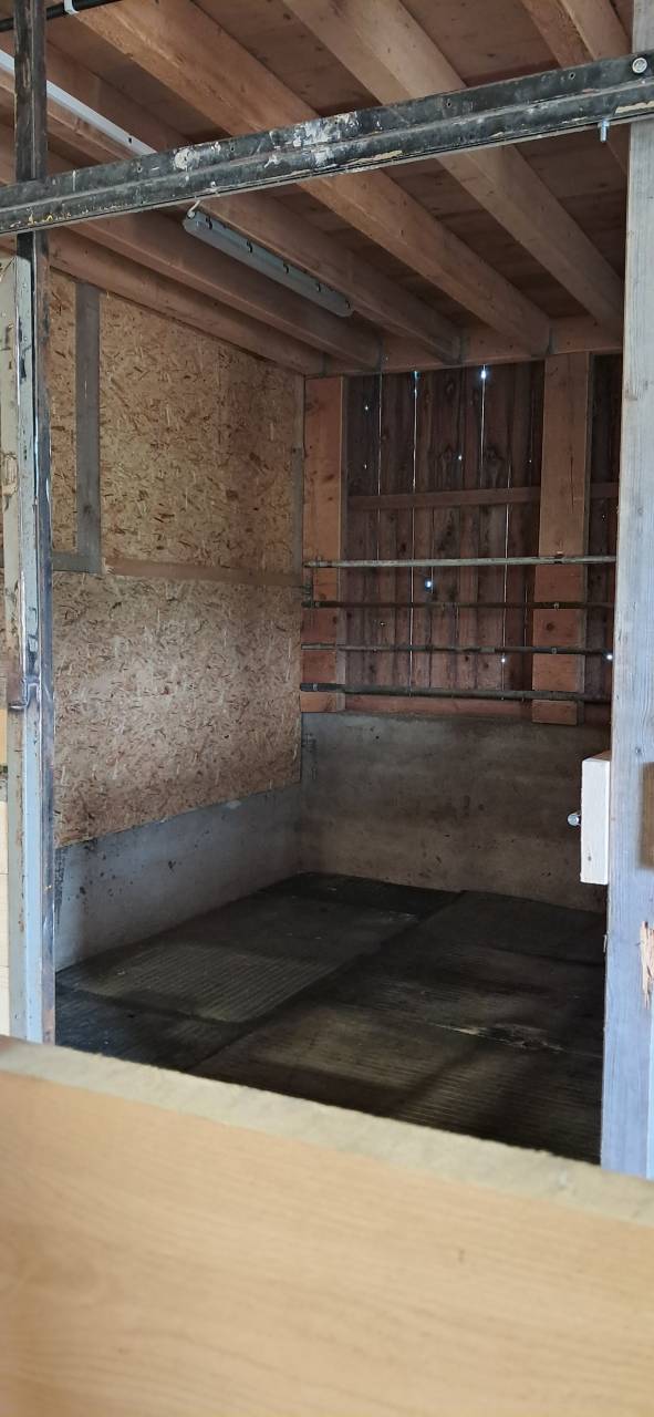 2 boxes à louer dans ferme familiale à Senarclens