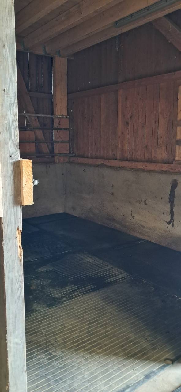 2 boxes à louer dans ferme familiale à Senarclens