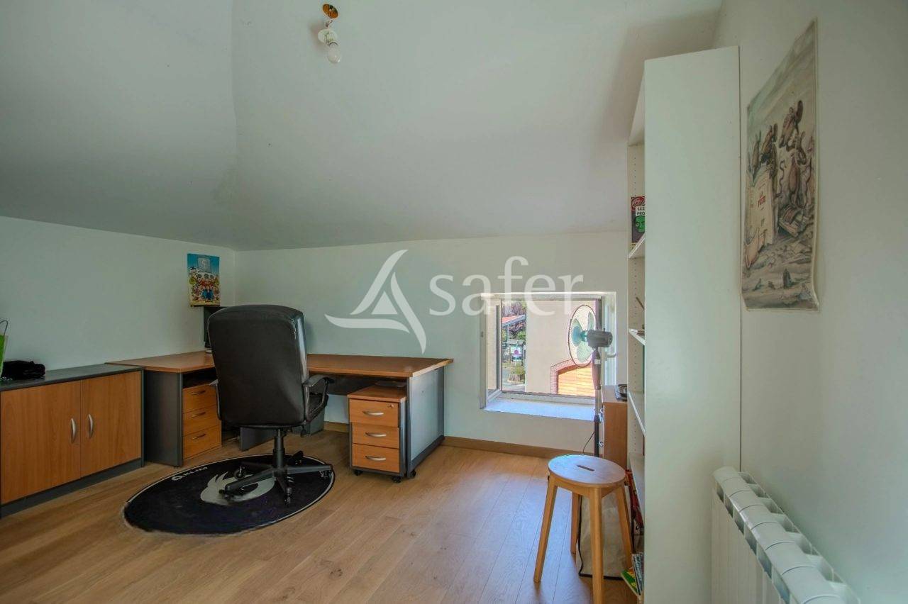 FERME TRADITIONNELLE EN PIERRE - MONTROMANT