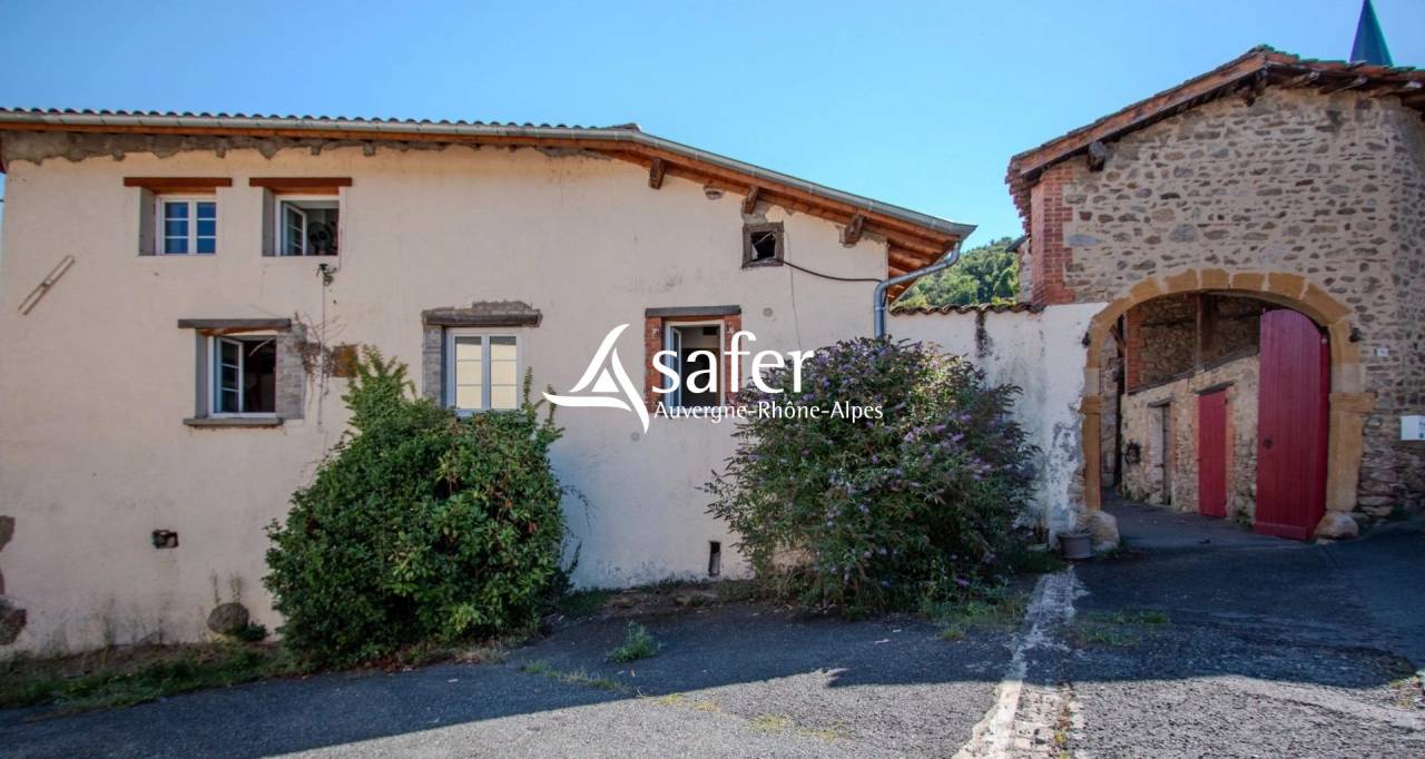 FERME AUTHENTIQUE EN PIERRE - PROXIMITE STE FOY L'ARGENTIERE