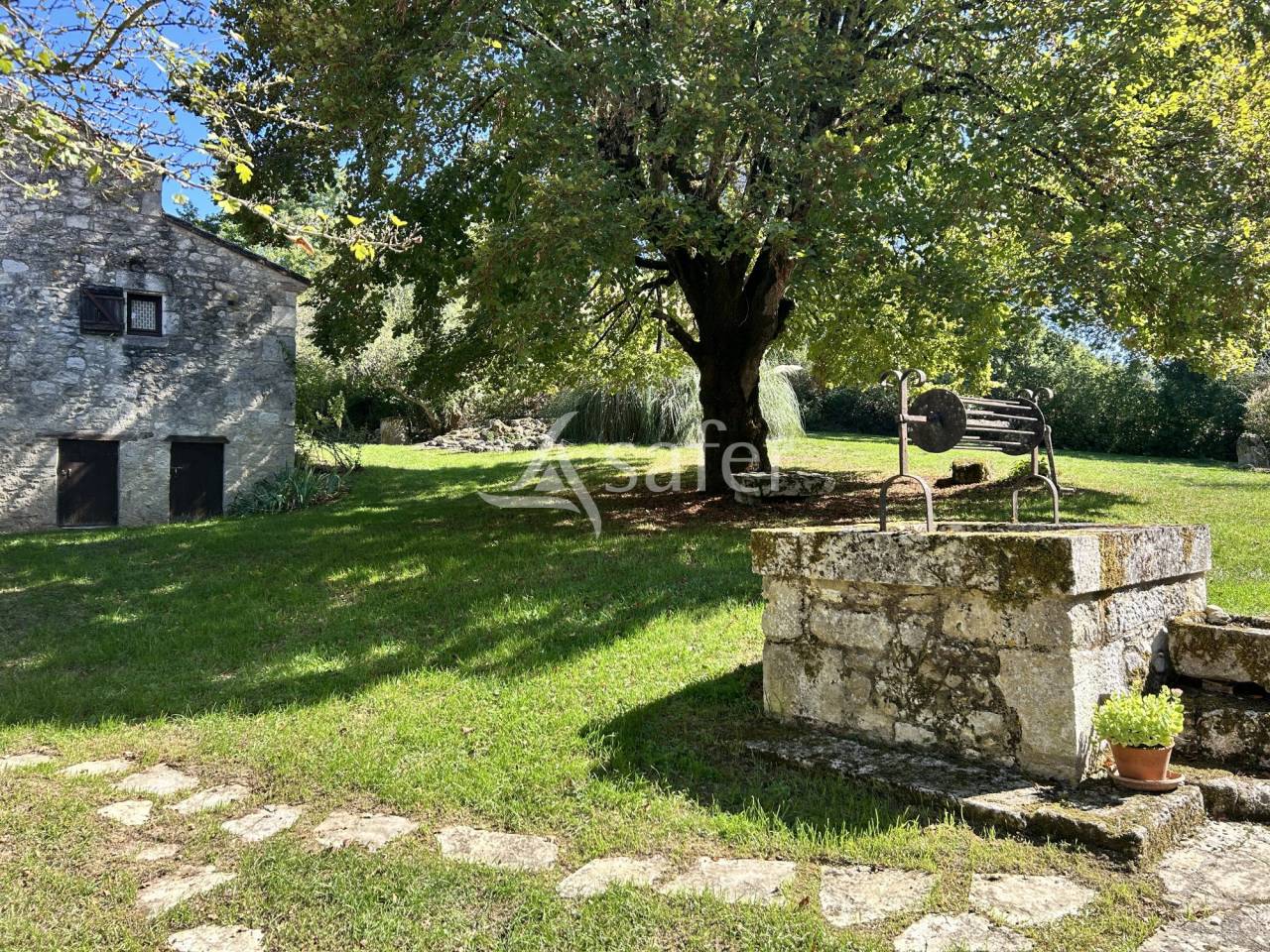 Belle propri&eacute;t&eacute; agricole sur 6ha