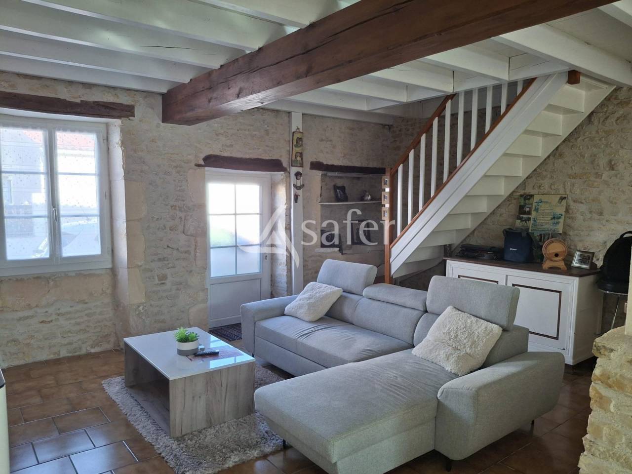 Propriété rurale disposant d'1ha 8 de prés à proximité.