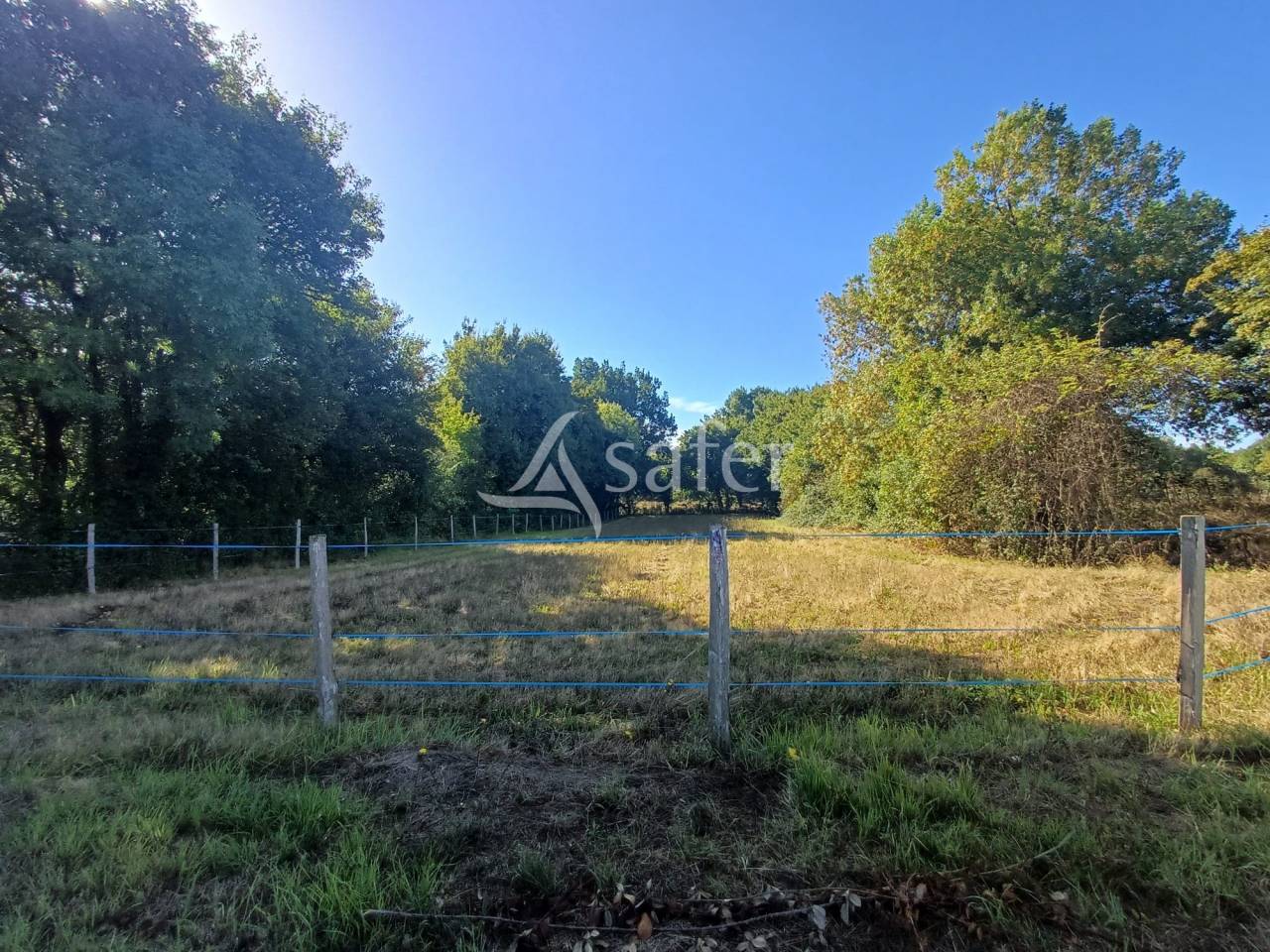 Propriété rurale disposant d'1ha 8 de prés à proximité.