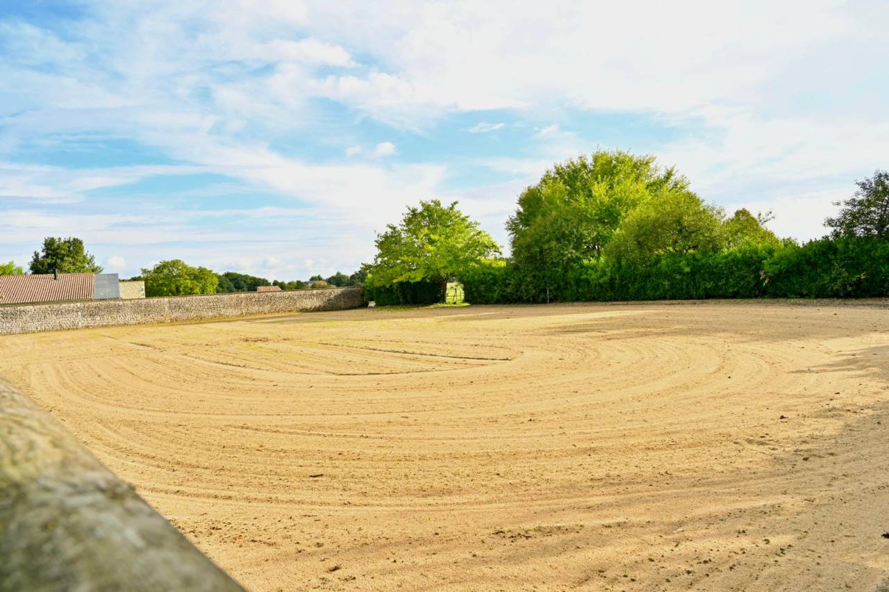 Propriété équestre de charme sur 1,3 ha 20 mn de ROYAN