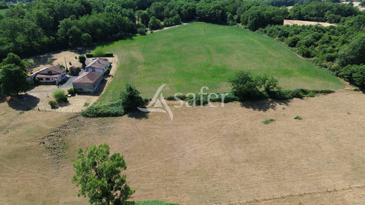 Propri&eacute;t&eacute; rurale sur 20 hectares