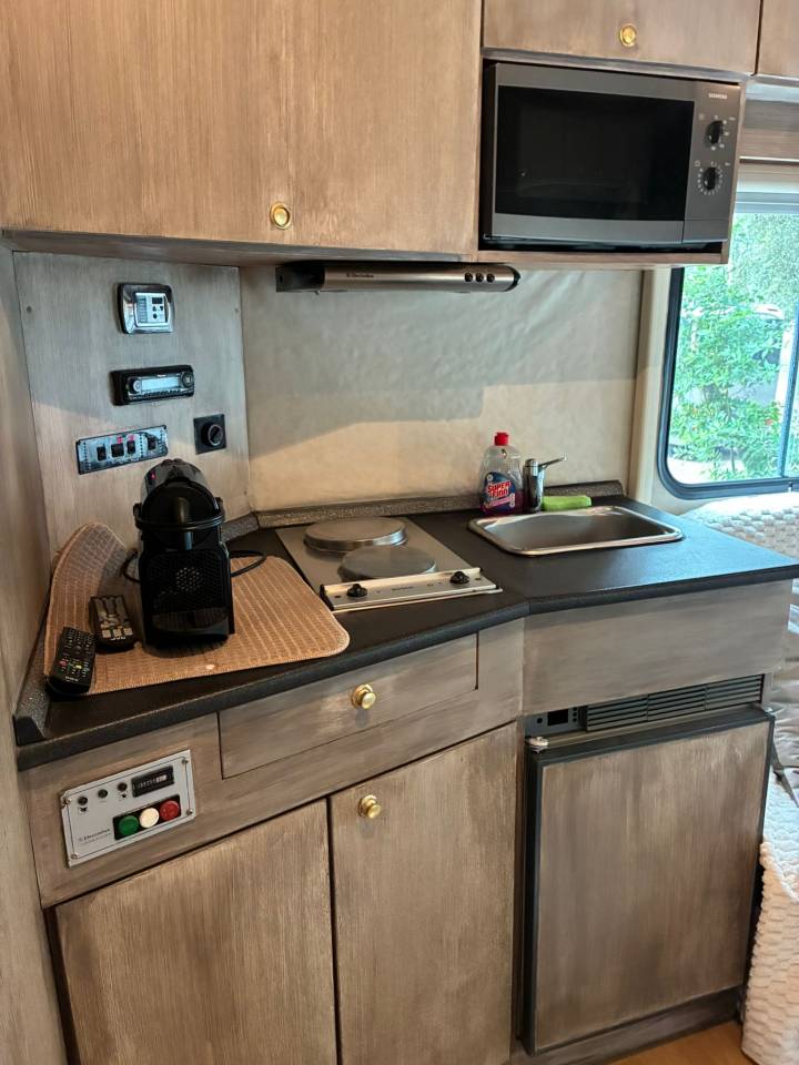 DAF 01/2003 6 chevaux avec appartement 