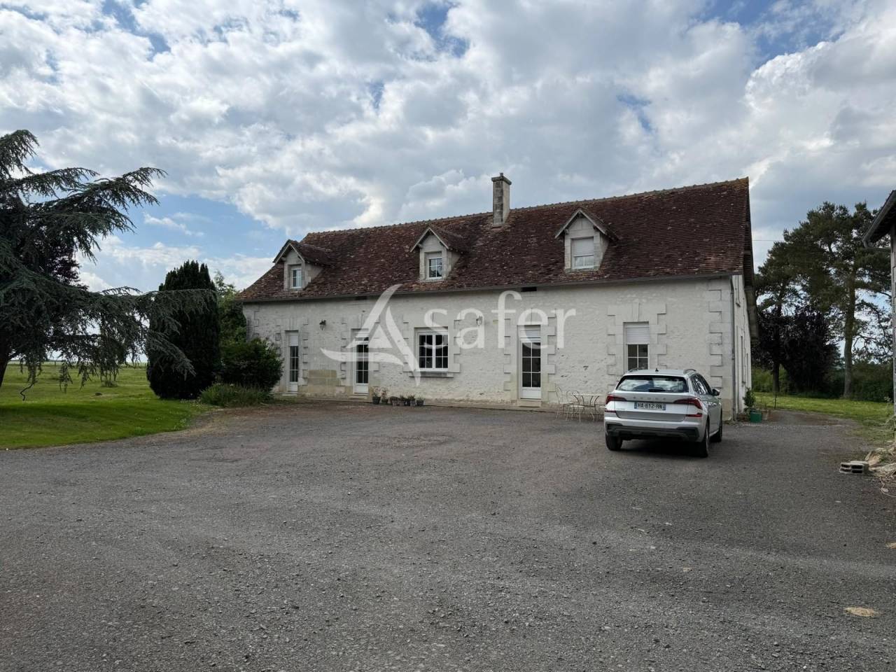 Exploitation laitière avec excellente génétique sur 142 ha de