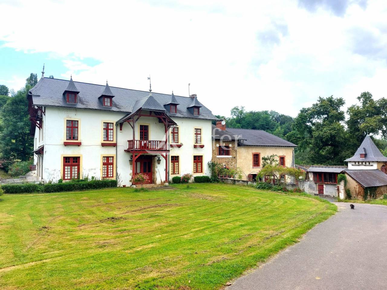 Propriété agricole avec écurie proche de Pau