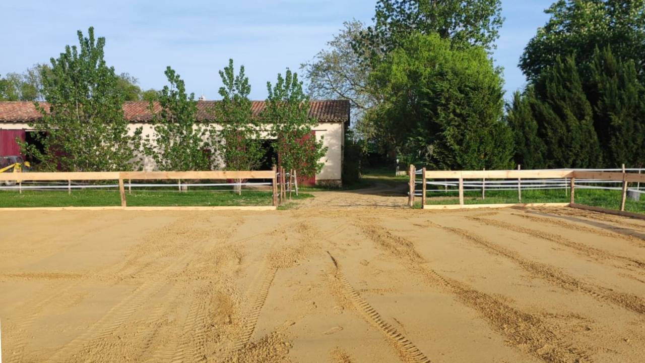 Charmante propri&eacute;t&eacute; &eacute;questre au c&oelig;ur des Landes