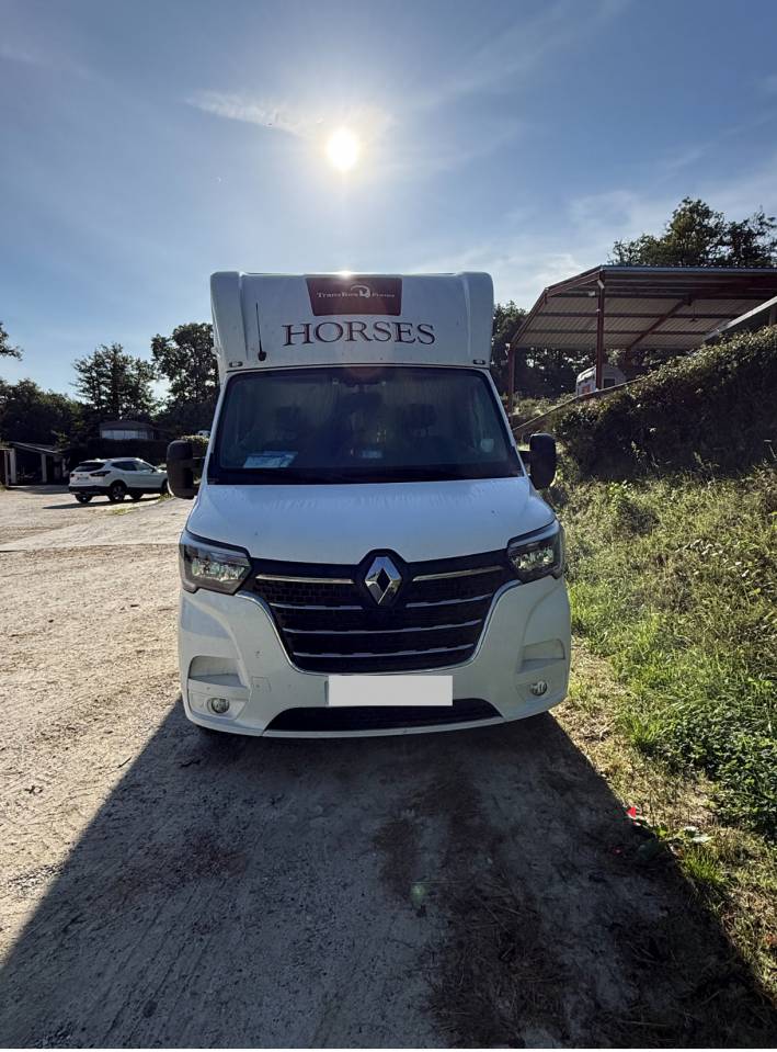 VL 2 chevaux neuf 170 ch 8000 kms unique avec appart