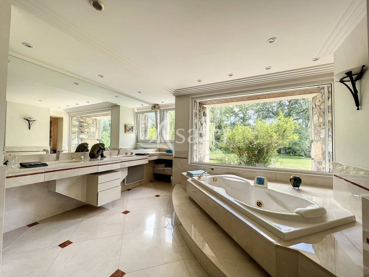 Propriété de prestige au coeur d'un haras sur 1,30 ha