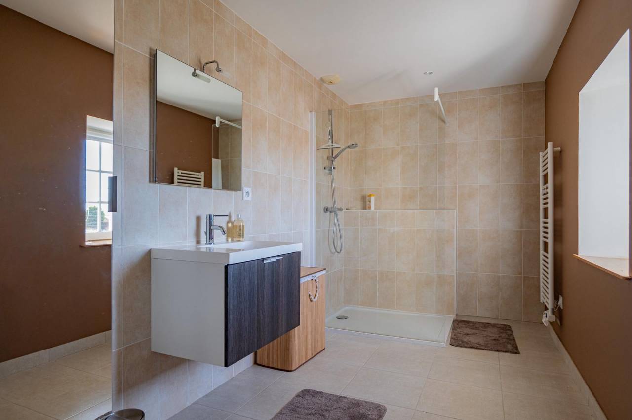 Charmante propriété équestre de 6ha (85)