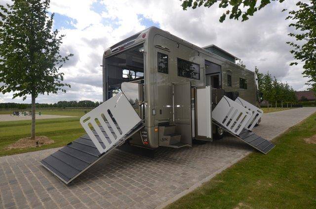 STX 6 CHEVAUX AVEC POP OUT ET PUSH UP - VENDU