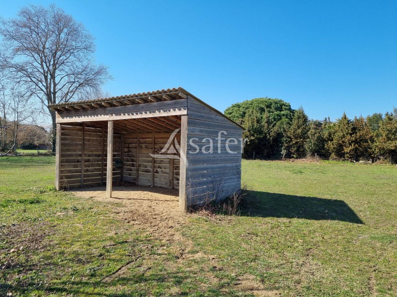 Propri&eacute;t&eacute; &eacute;questre sur 3ha offrant d'autres possibilit&eacute;s