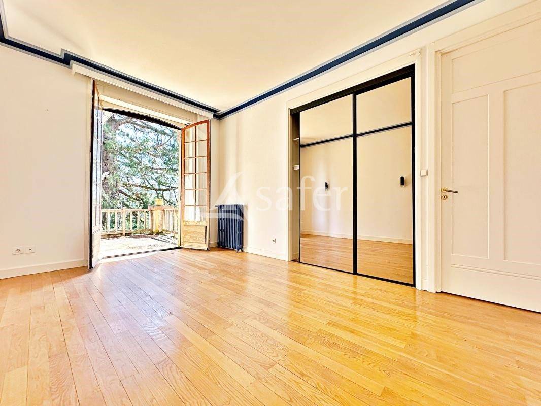 BATISSE TYPE MANOIR - THIZY