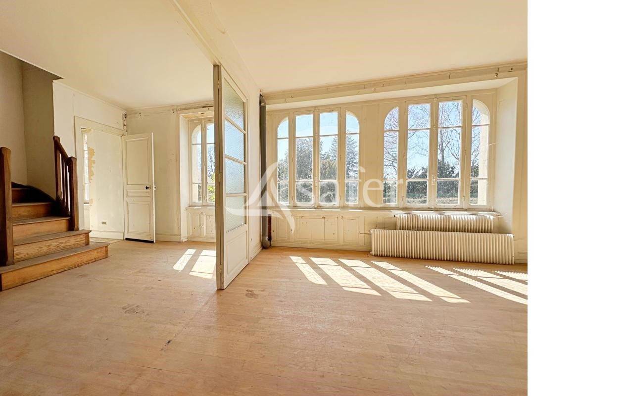 BATISSE TYPE MANOIR - THIZY