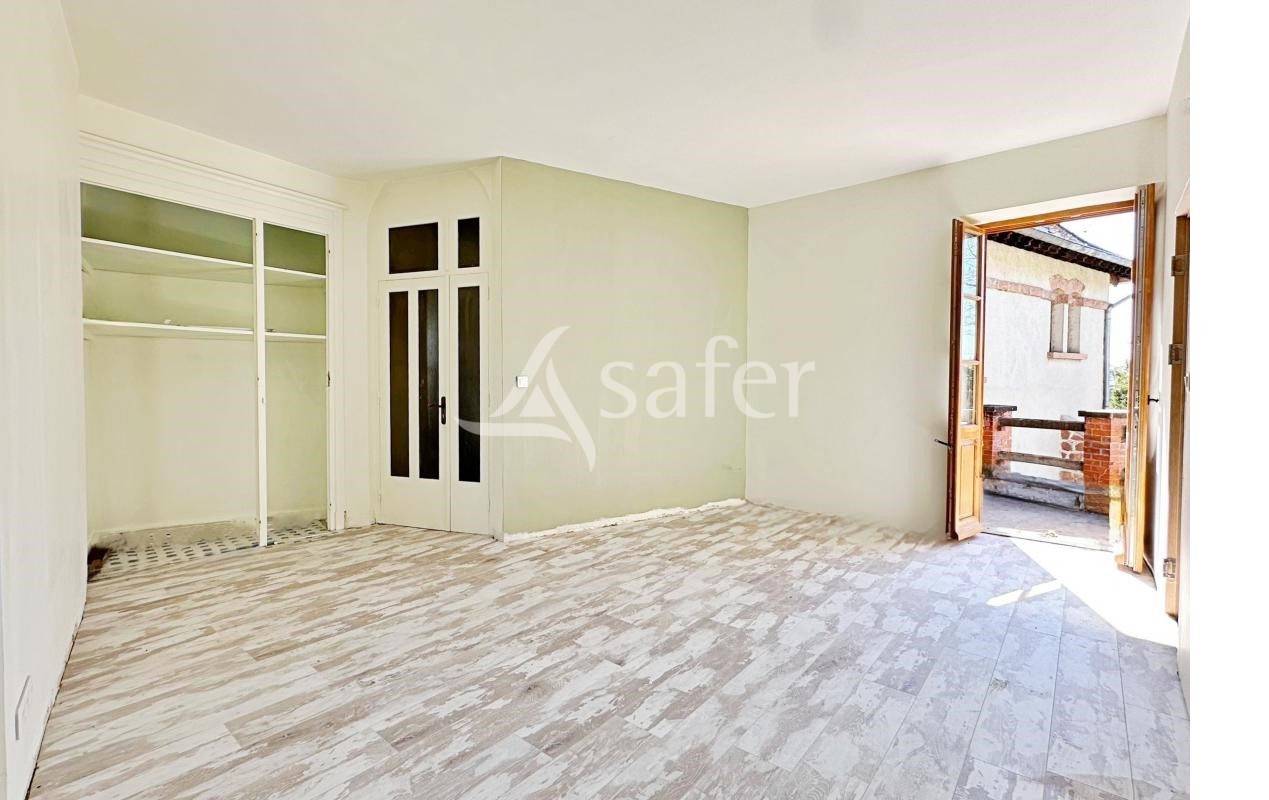 BATISSE TYPE MANOIR - THIZY