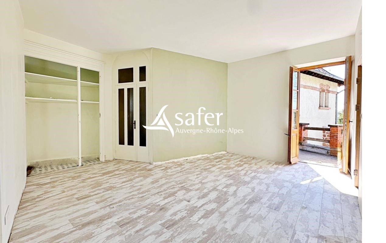 DEMEURE DE CARACTERE - BEAUJOLAIS VERT