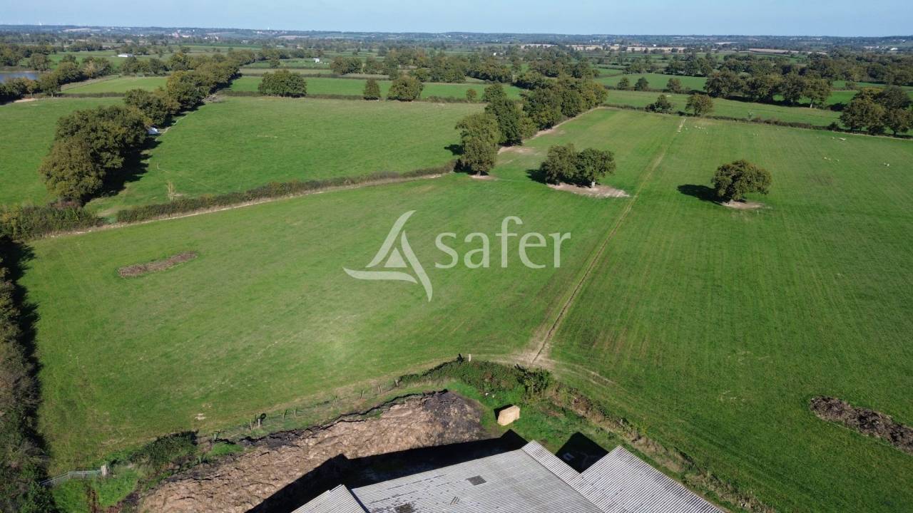 Batiments d'exploitation sur 144 ha