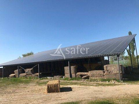 Batiments d'exploitation sur 144 ha