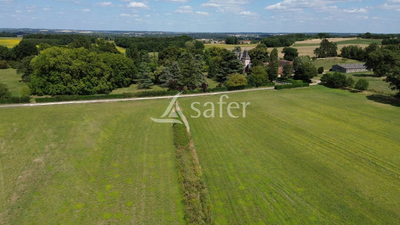 Ensemble rural sur environ 140 ha