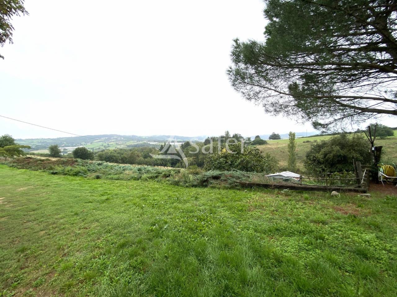 CORPS DE FERME - THURINS