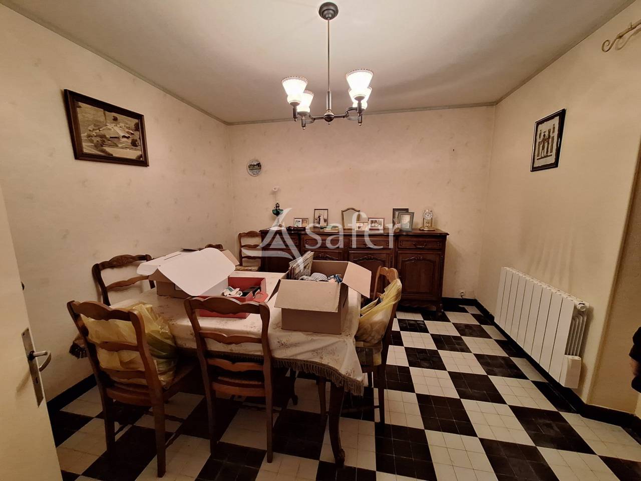 Corps de bâtiments sur 8 ha