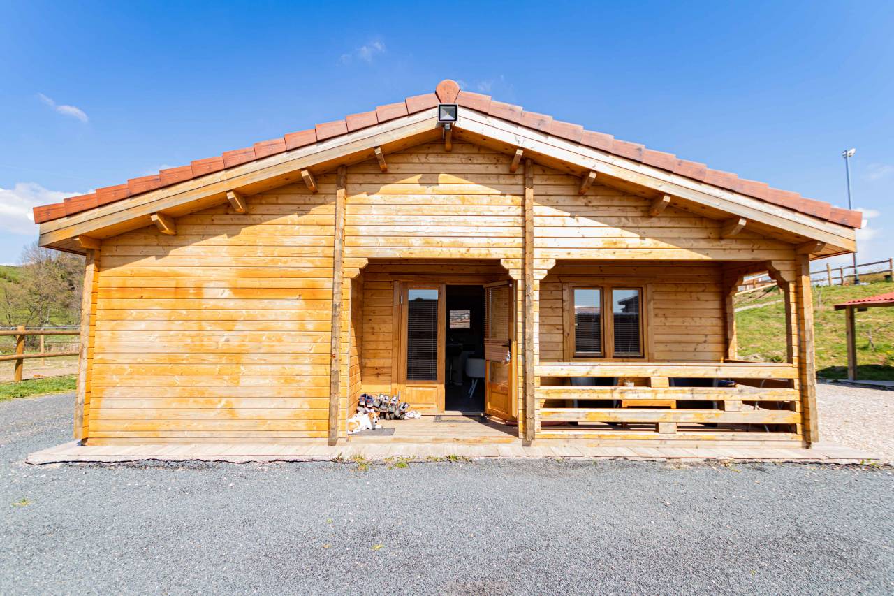 Charmante petite écurie fonctionnelle – Sud Lyon (69)