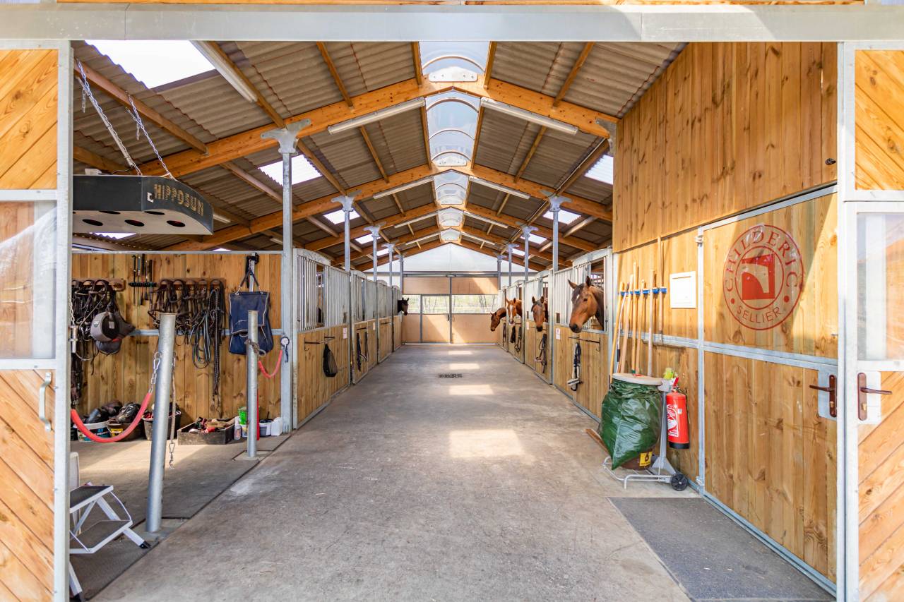 Charmante petite écurie fonctionnelle – Sud Lyon (69)